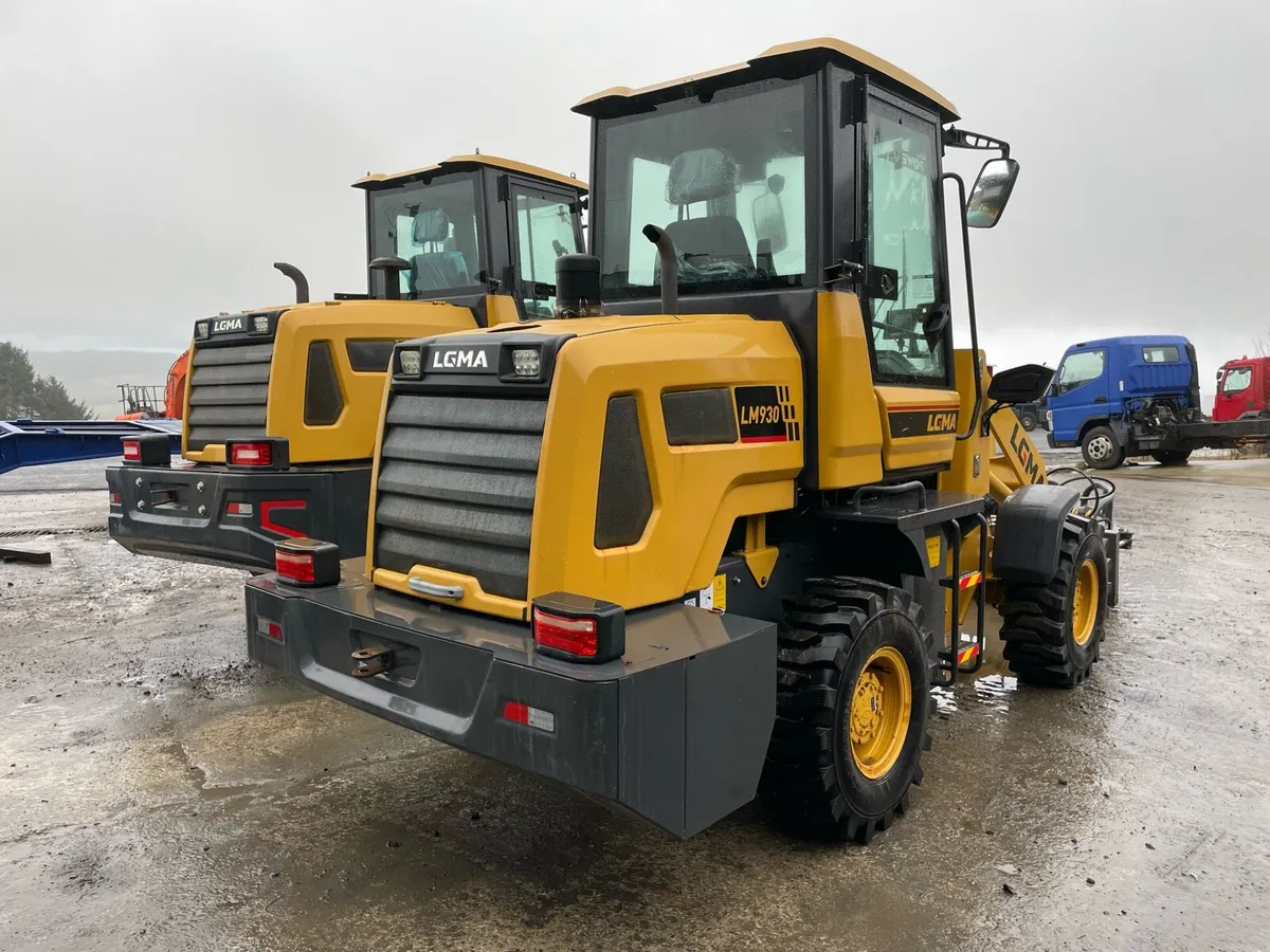 2023 LCMA 930 loading shovel - Image 3