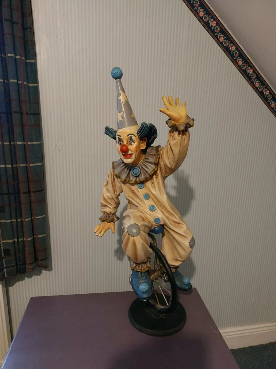 Jun Asilo -  clown on unicycle (1)- polyresun - Image 1