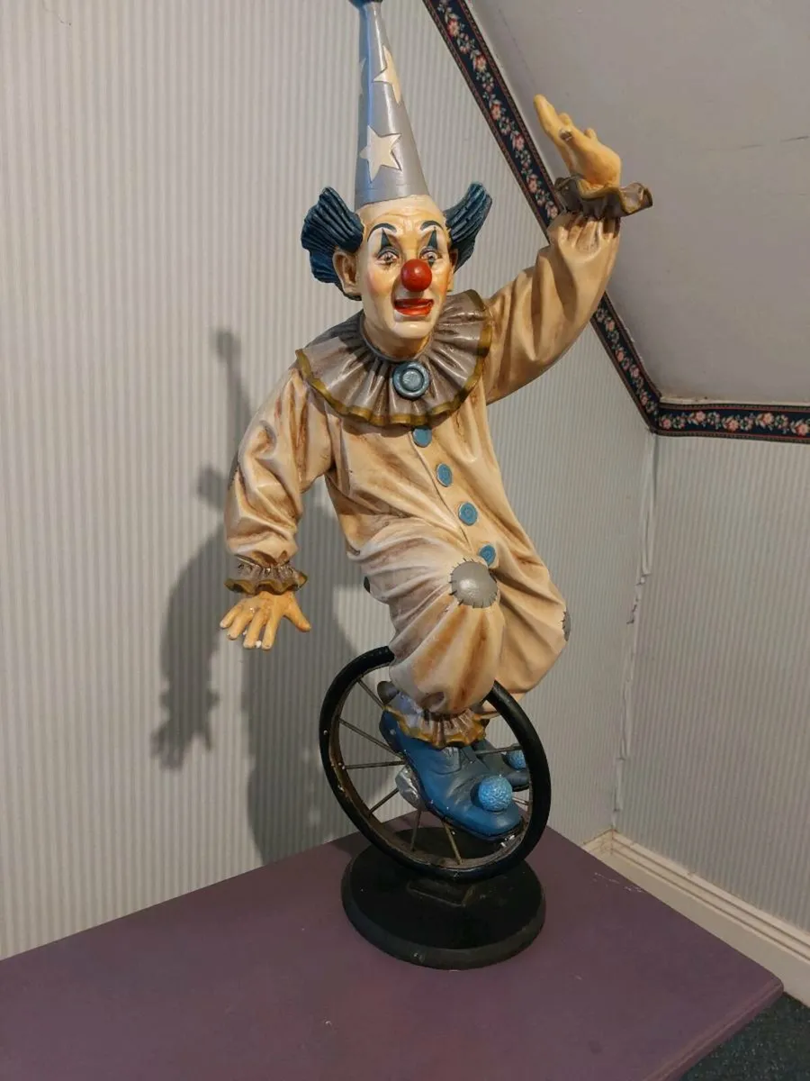 Jun Asilo -  clown on unicycle (1)- polyresun - Image 2