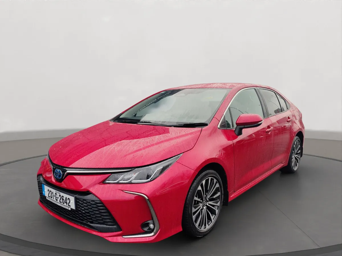 Corolla Luna Sport Hybrid saloon reduced... - Image 1