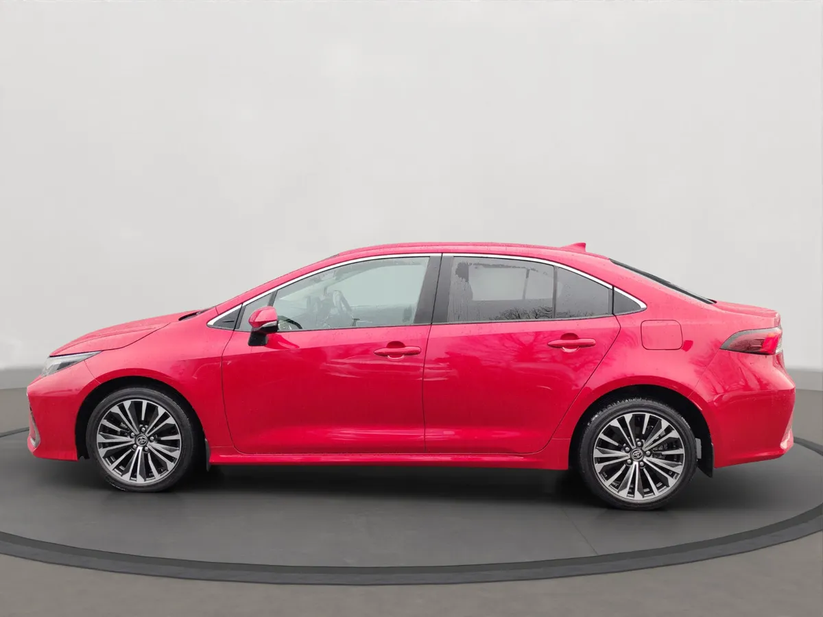 Corolla Luna Sport Hybrid saloon reduced... - Image 2