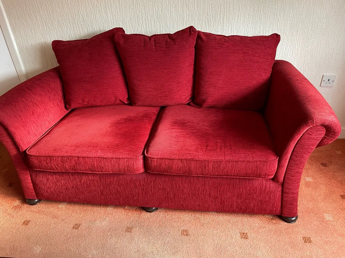 2 seater couch and chairs - Image 3