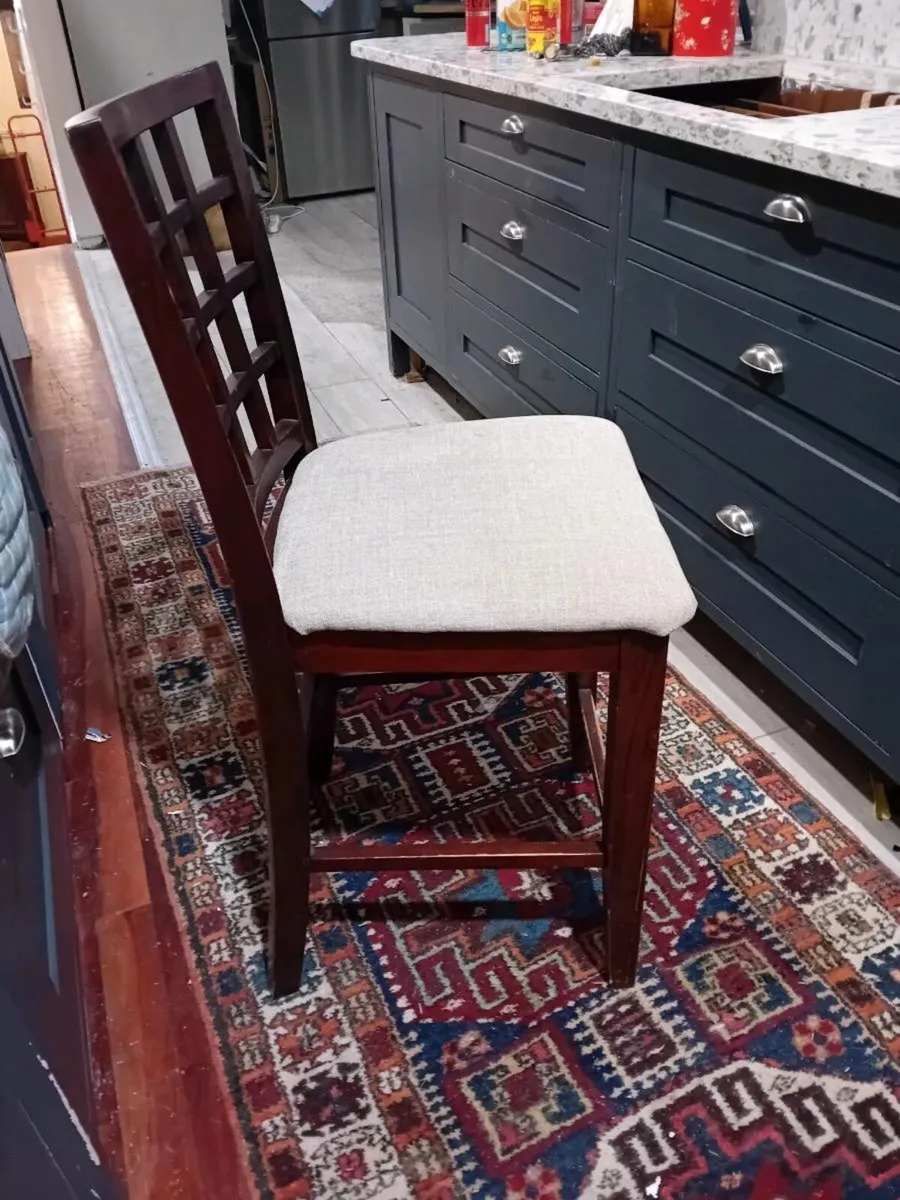 2 kitchen island chairs - Image 2