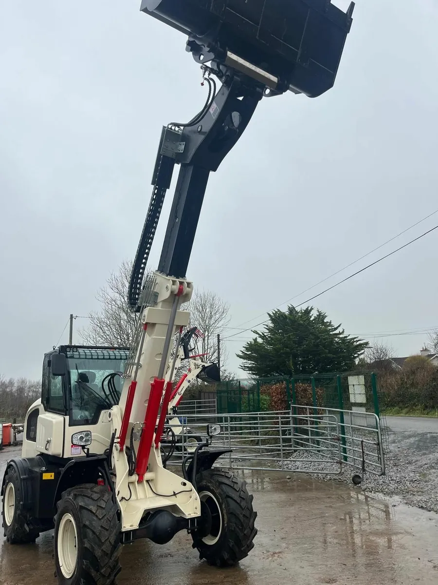 2.5 ton Telescopic Loader - Cobra - Image 2