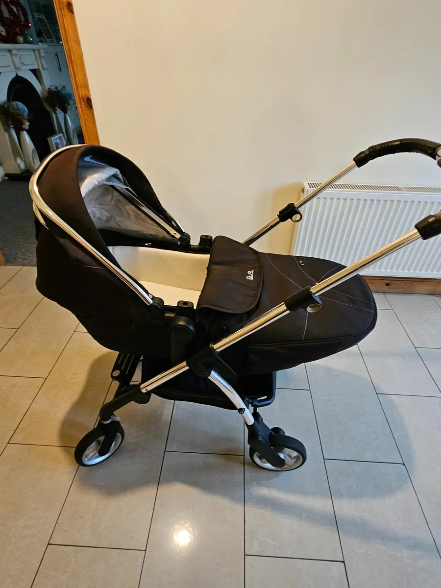 Silver cross pram (Travel System) - Image 2