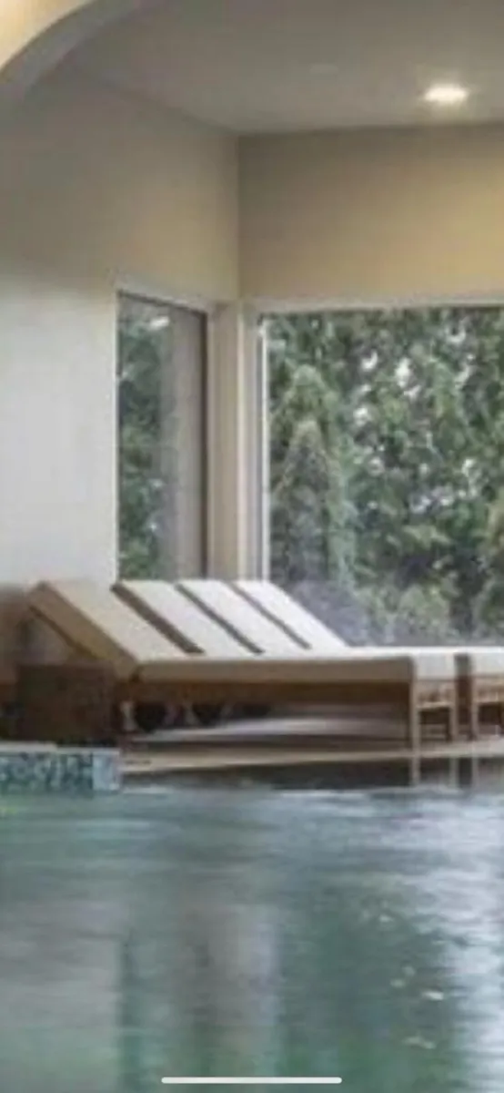 Pool lounge chairs - Image 1