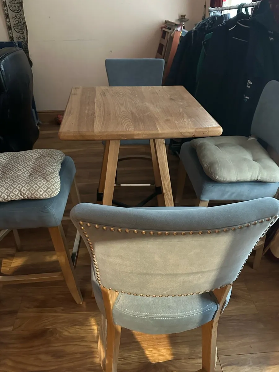 Console table with four Stools - Image 3