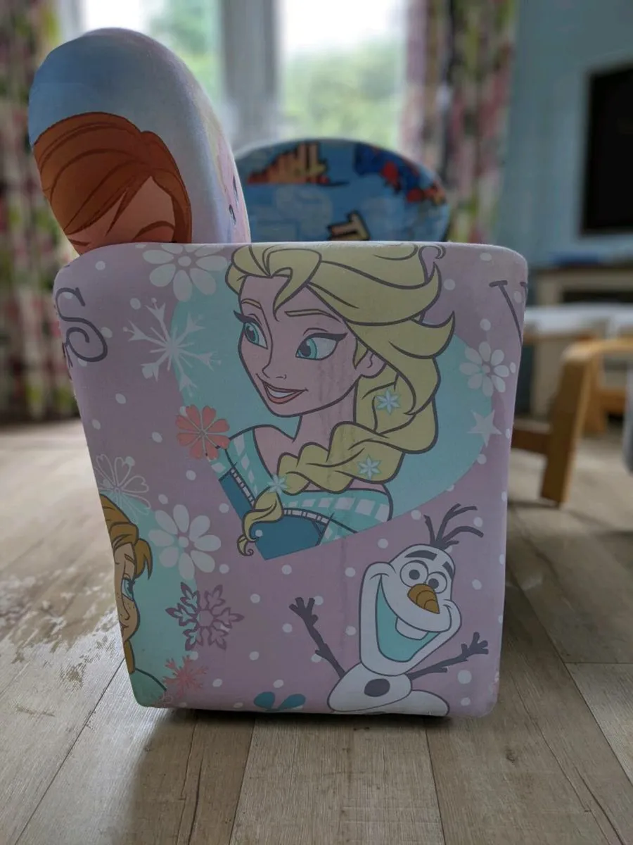 A Children's Elsa Armchair - Image 3