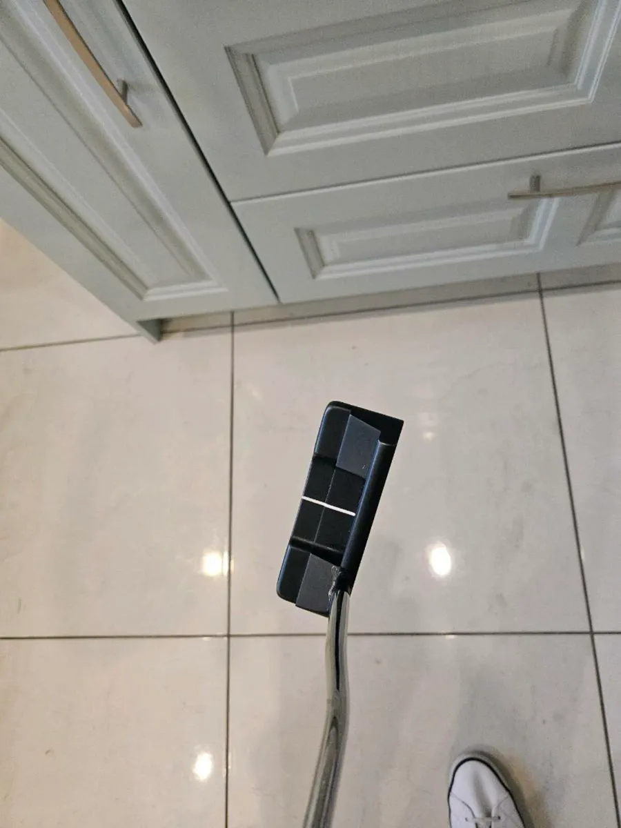 Left handed odyssey AI one Double Wide Putter - Image 1