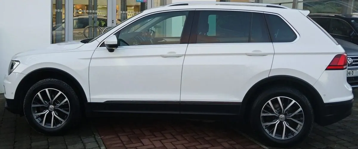 Volkswagen Tiguan Comfortline 2.0 TDI 150HP  rear - Image 4