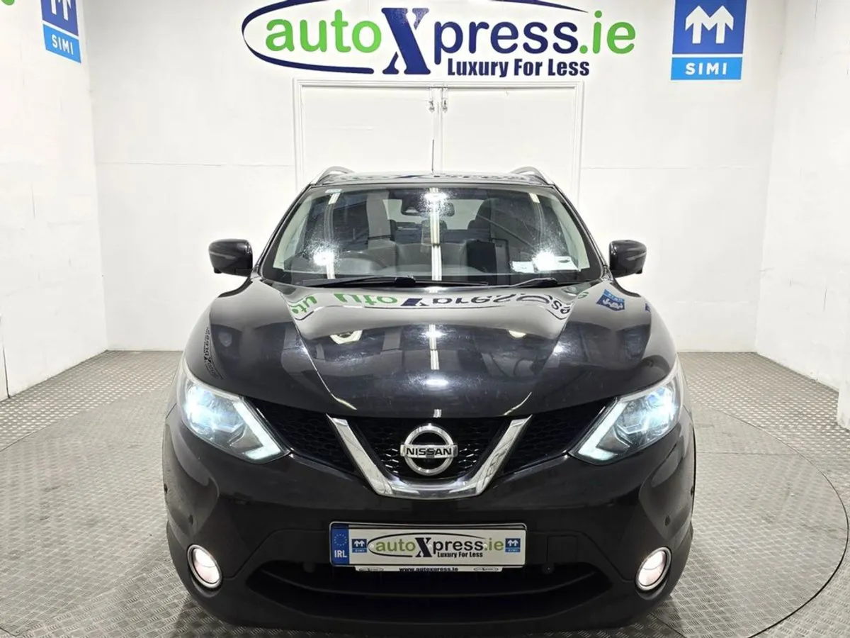 Nissan QASHQAI 1.5 DCI Tekna Panoramic Sunroof  R - Image 3