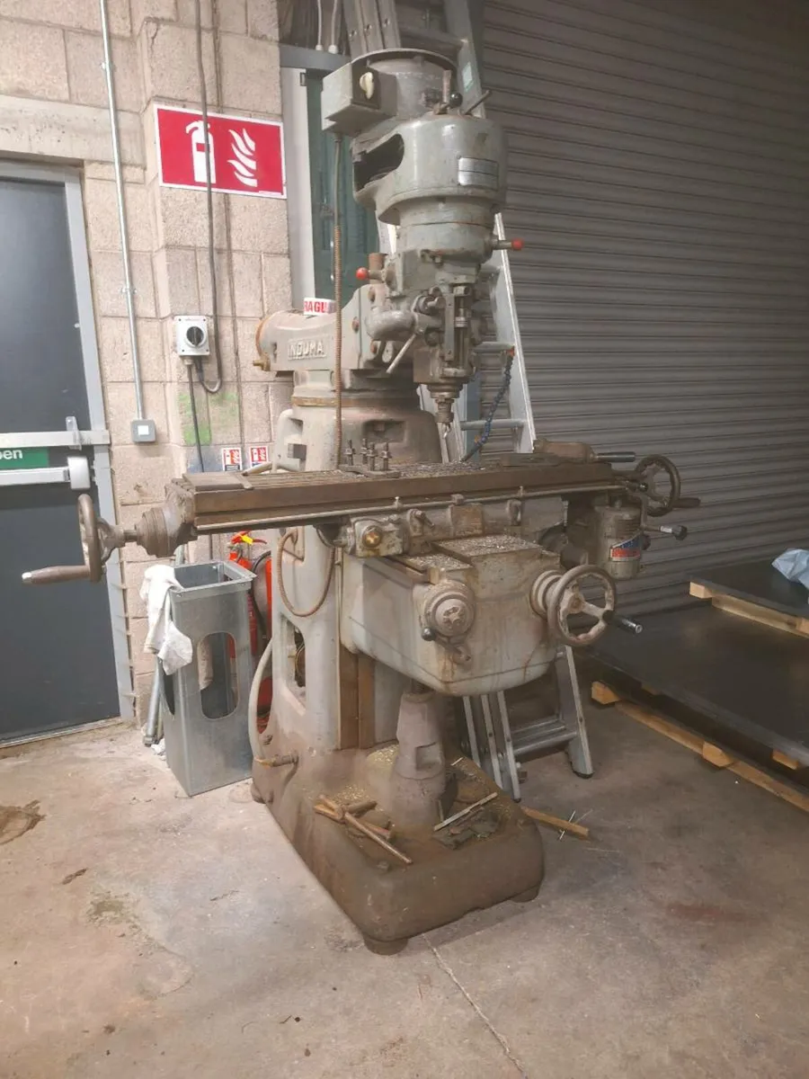 Milling machine  3 phase . - Image 1