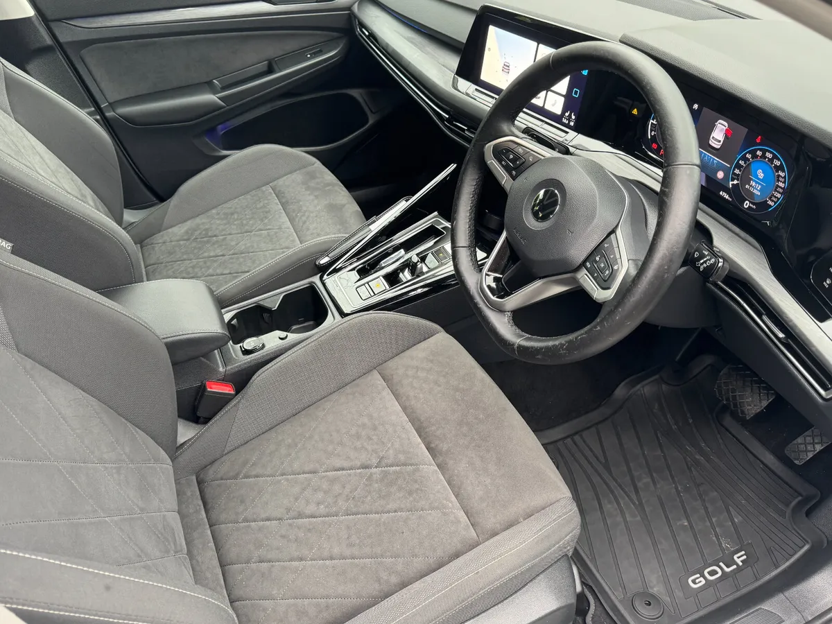 2023 VW Golf 1.5 MHEV - Image 2