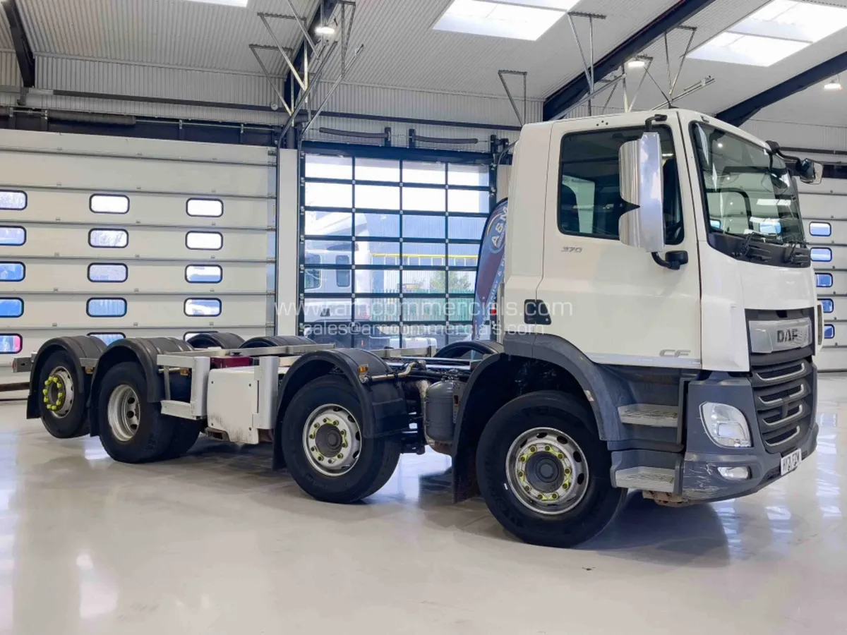 2021 (21) DAF CF 370 8X4 CHASSIS CAB REARLIFT - Image 1