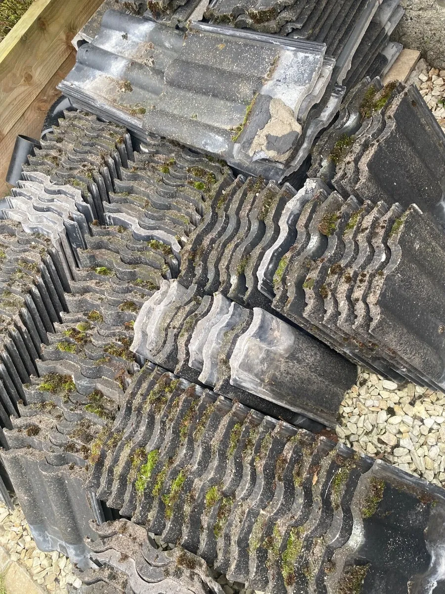 Roof tile Redland 50 double roll black tile (150) - Image 3