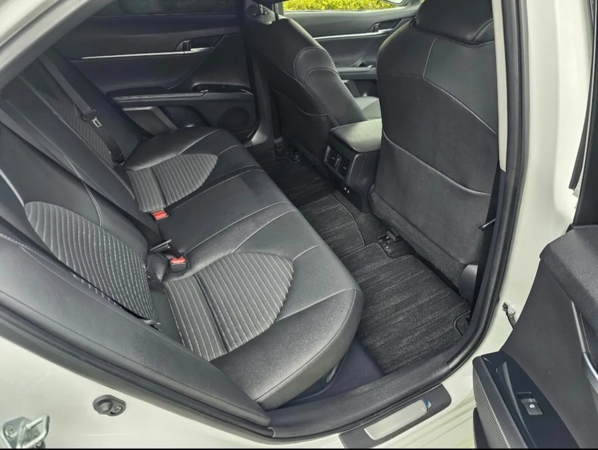Toyota Camry 2019 - Image 4