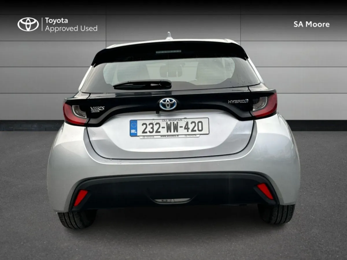 Toyota Yaris Hybrid Luna - Image 4