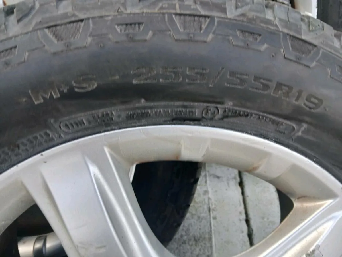 Mercedes ml wheel 🛞 - Image 3