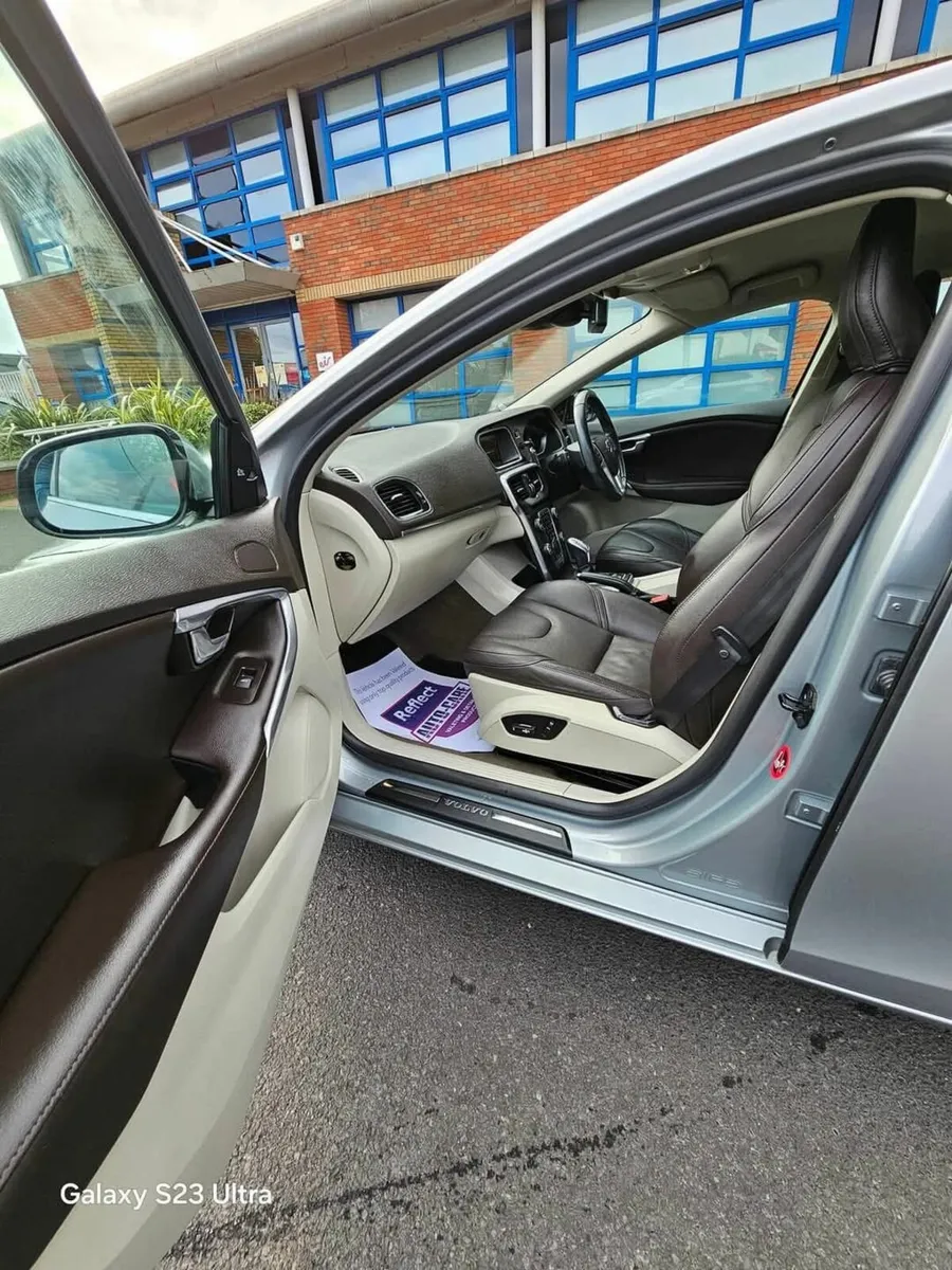 Volvo V40 2013 - Image 4