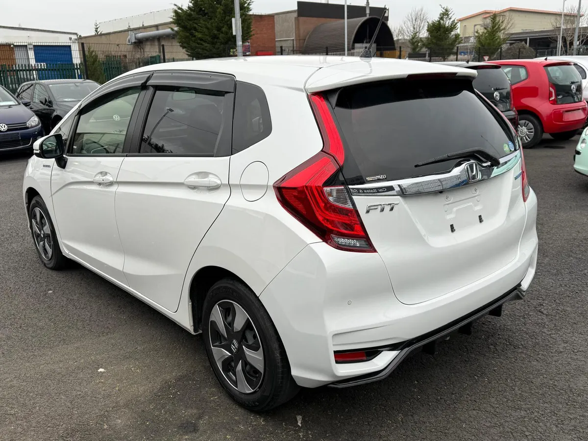 Honda fit 2018 - Image 8