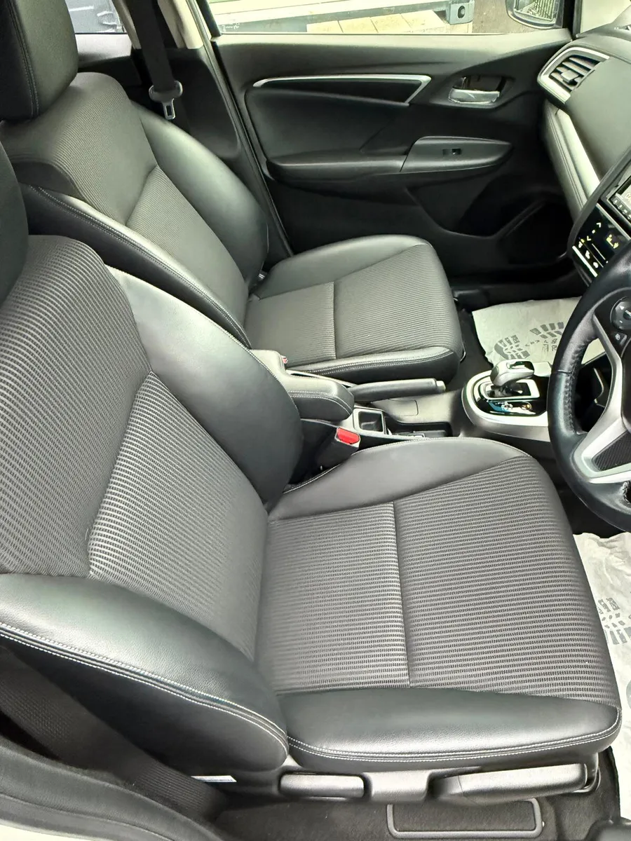 Honda fit 2018 - Image 14