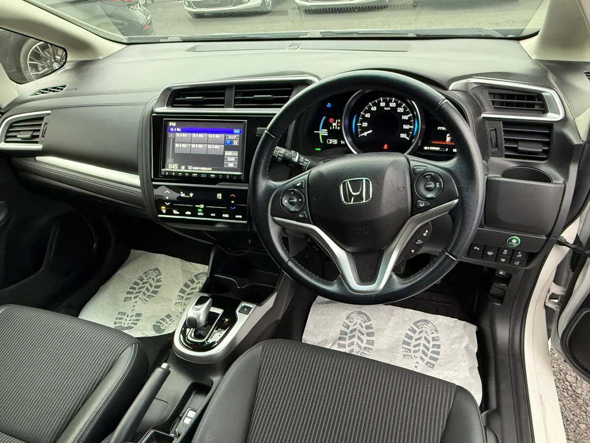 Honda fit 2018 - Image 13