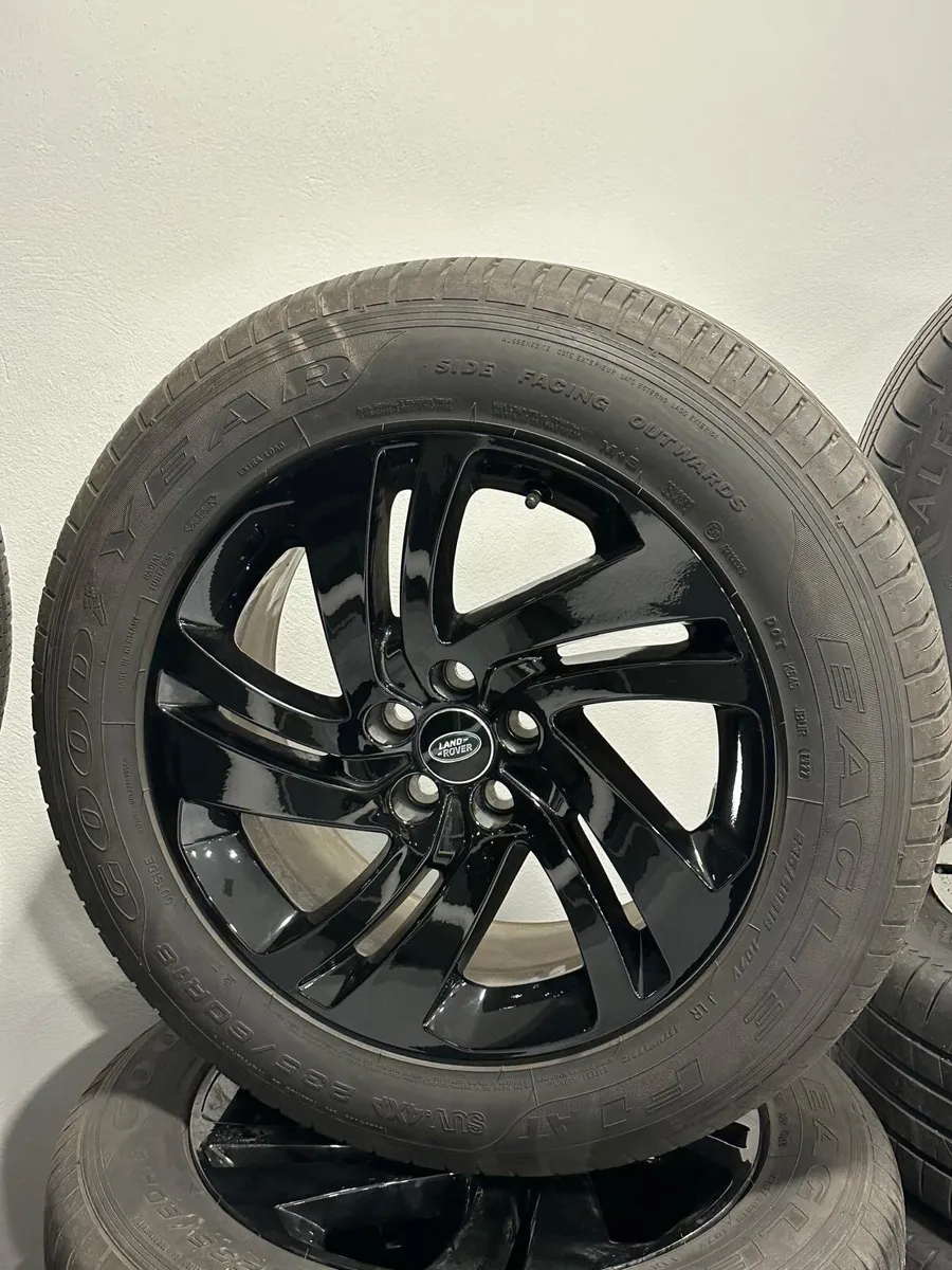 Range Rover Evoque Wheels & Tyres - Image 1