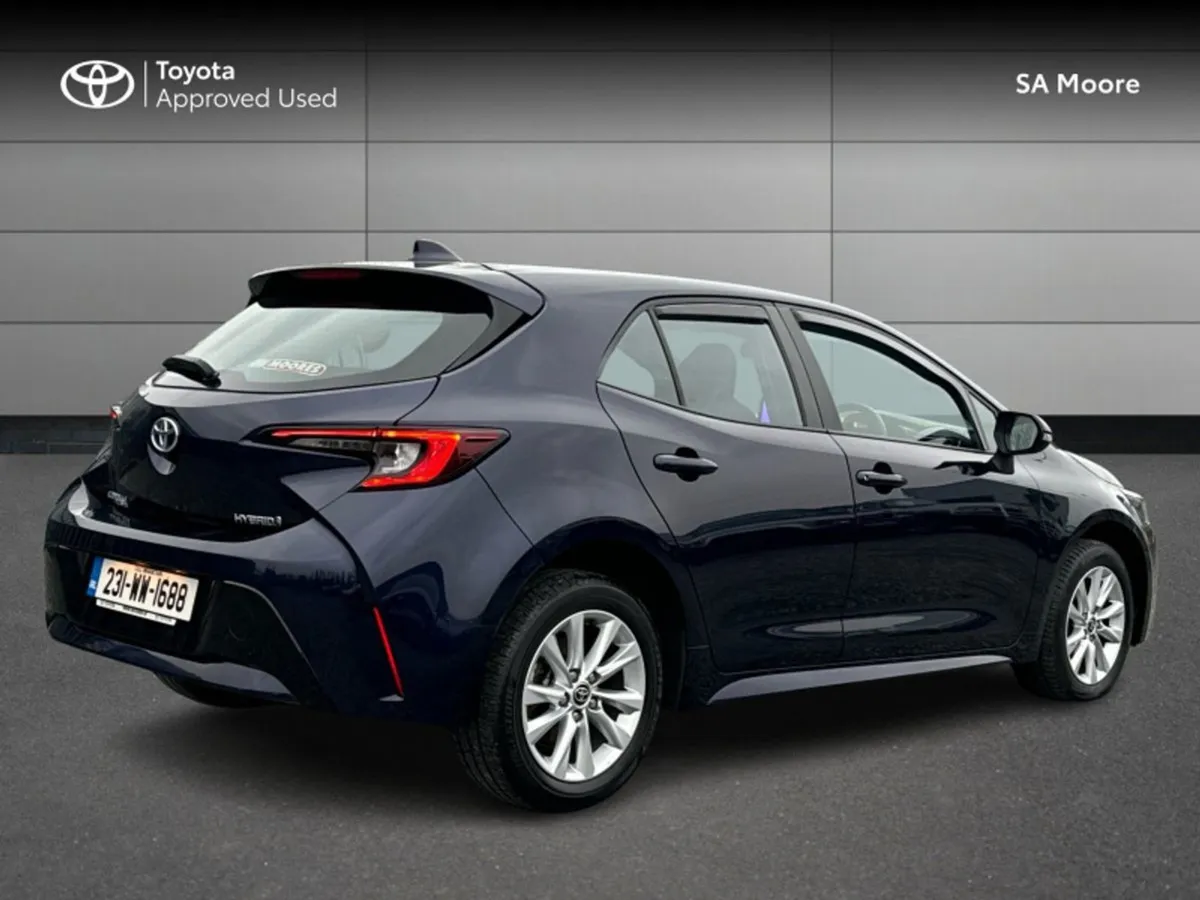 Toyota Corolla Luna Hybrid - Image 2