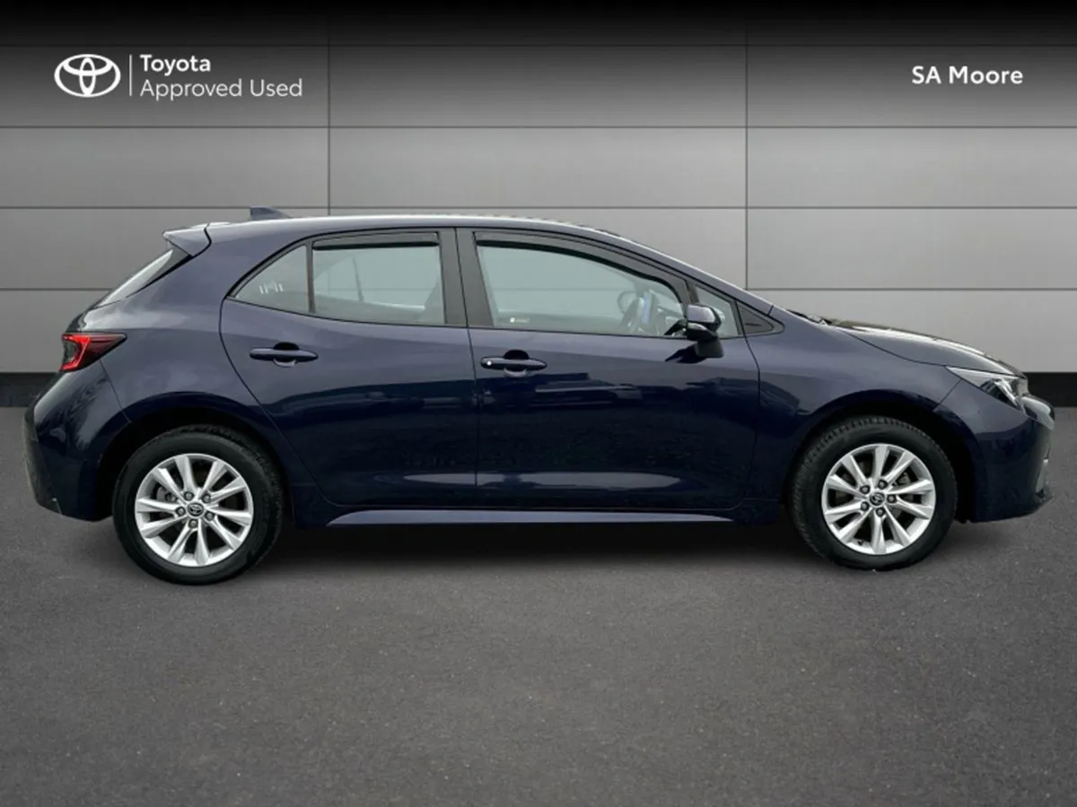 Toyota Corolla Luna Hybrid - Image 3