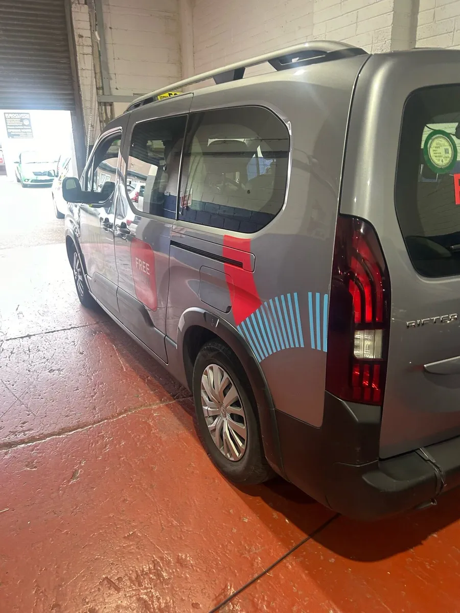 Ford transit custom 9 seater auto 202 D - Image 3