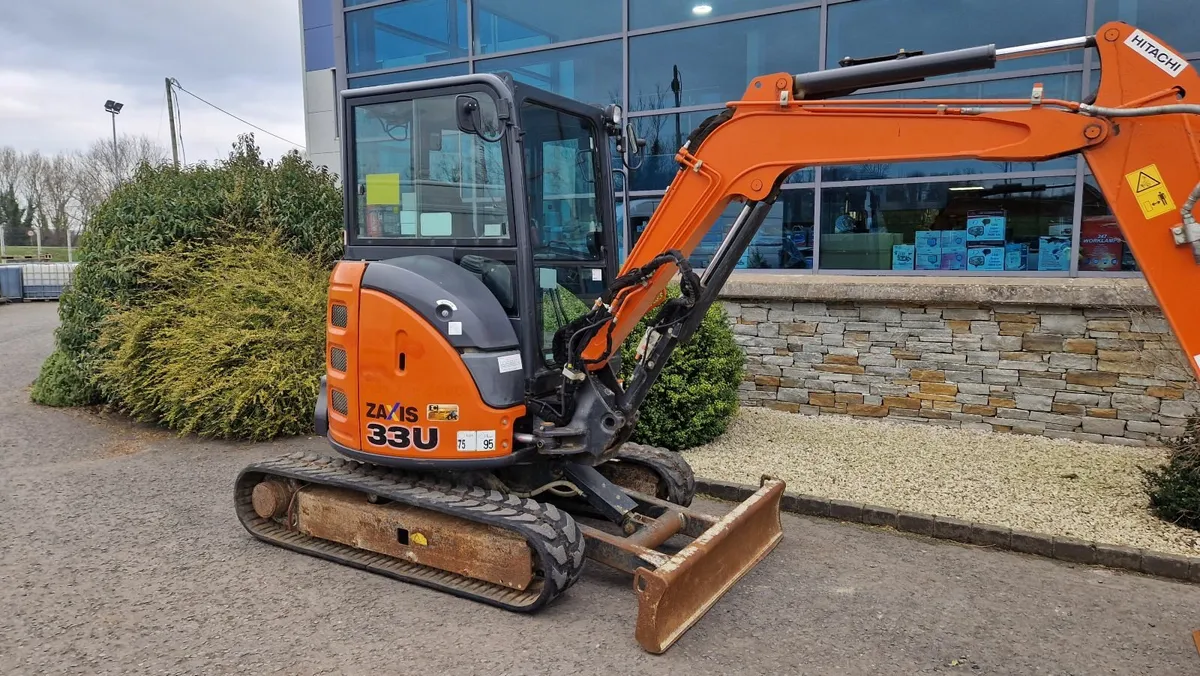 2019 Hitachi Zx33 U - Image 3