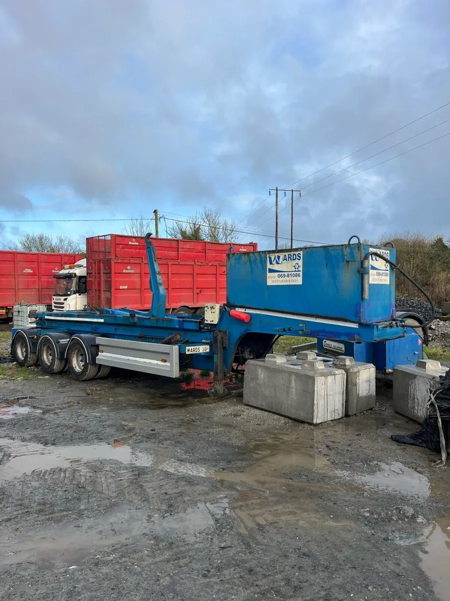 Hooklift - Image 1