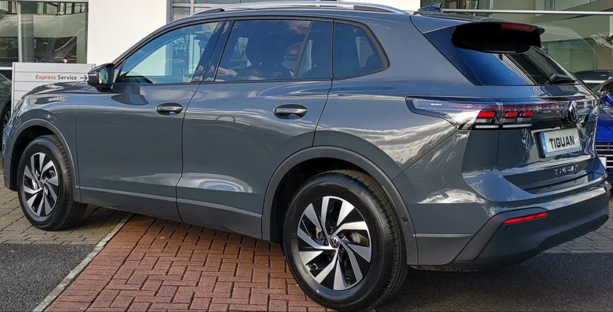 Volkswagen Tiguan Edition 75 2.0 TDI 150 BHP  aut - Image 3