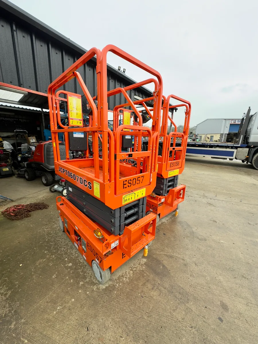 6m/19ft Dingli Scissor Lifts - Image 3
