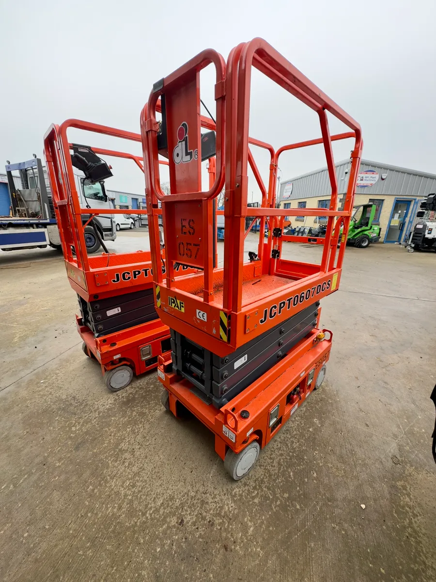 6m/19ft Dingli Scissor Lifts - Image 4