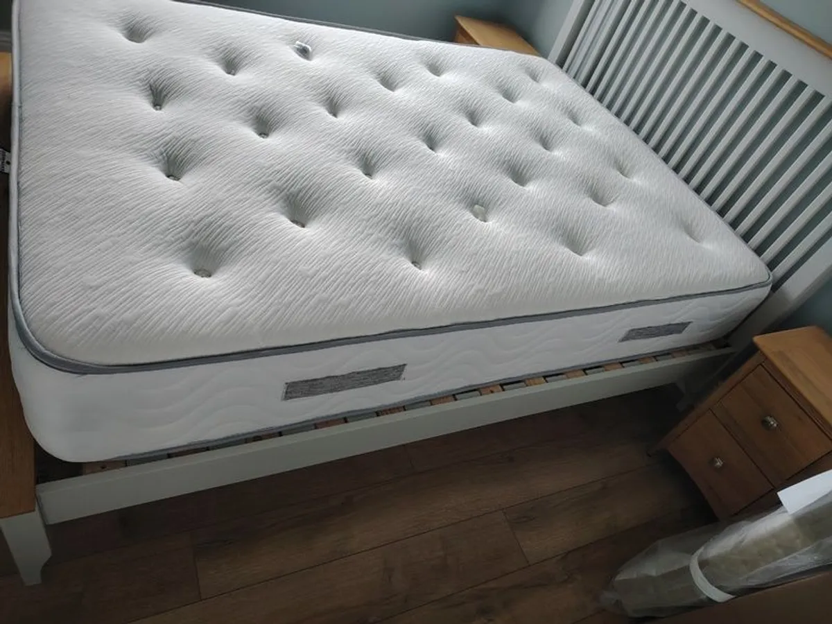 Barely used double bed, mattress & 2 side lockers - Image 3