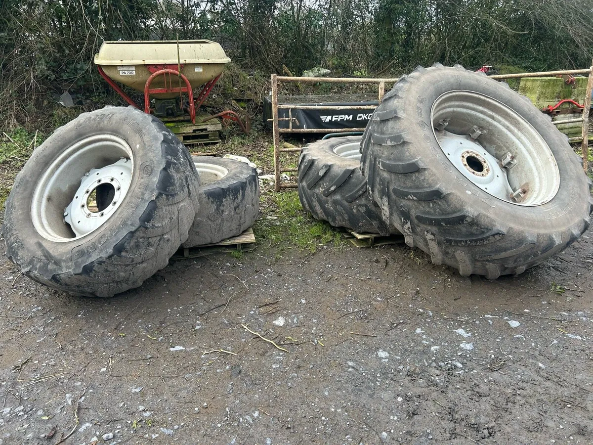 Tractor wheels - Image 1