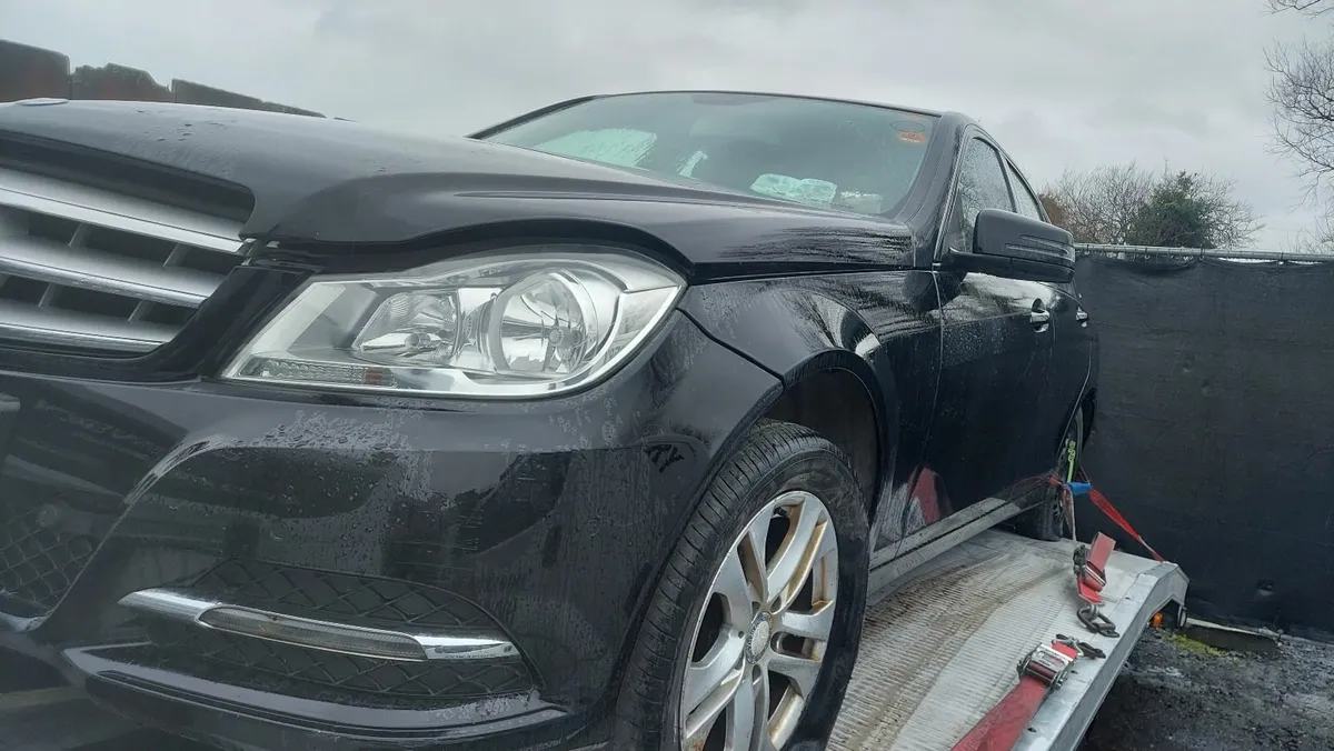 132 mercedes c class parts - Image 1