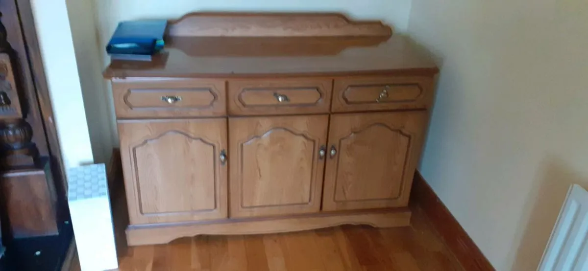 Cabinet - Image 1