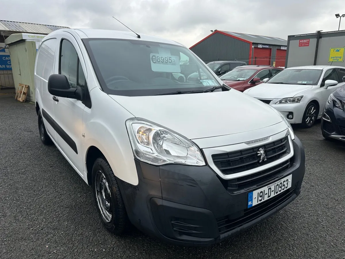 Peugeot Partner very low mileage - Image 4