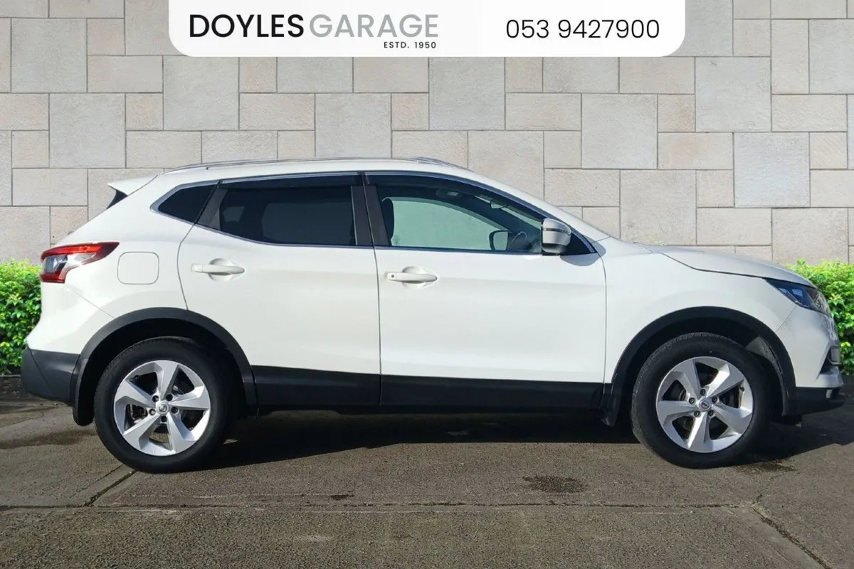 Nissan QASHQAI SV 1.5 Diesel - Image 2