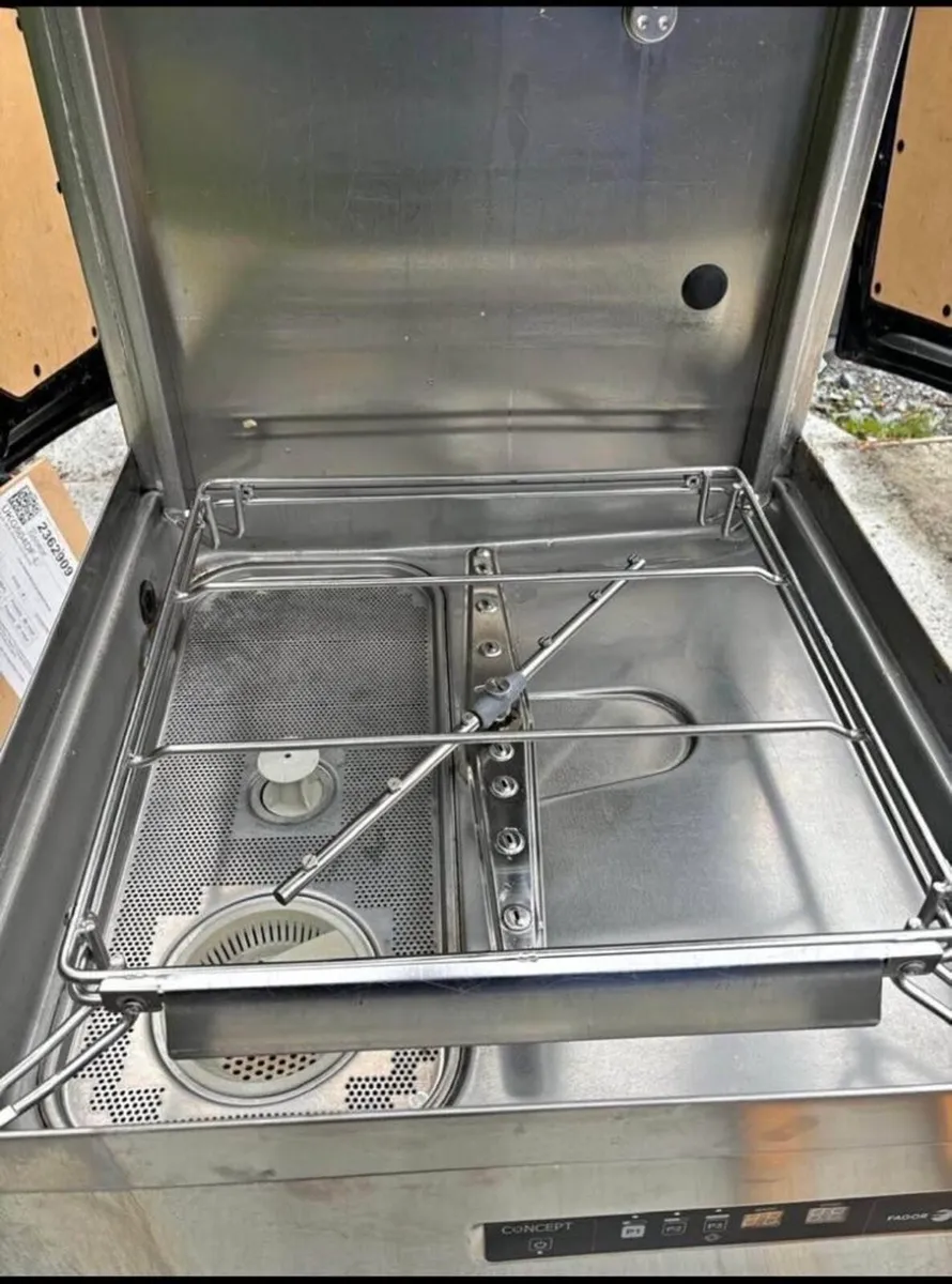 Dishwasher - Image 1