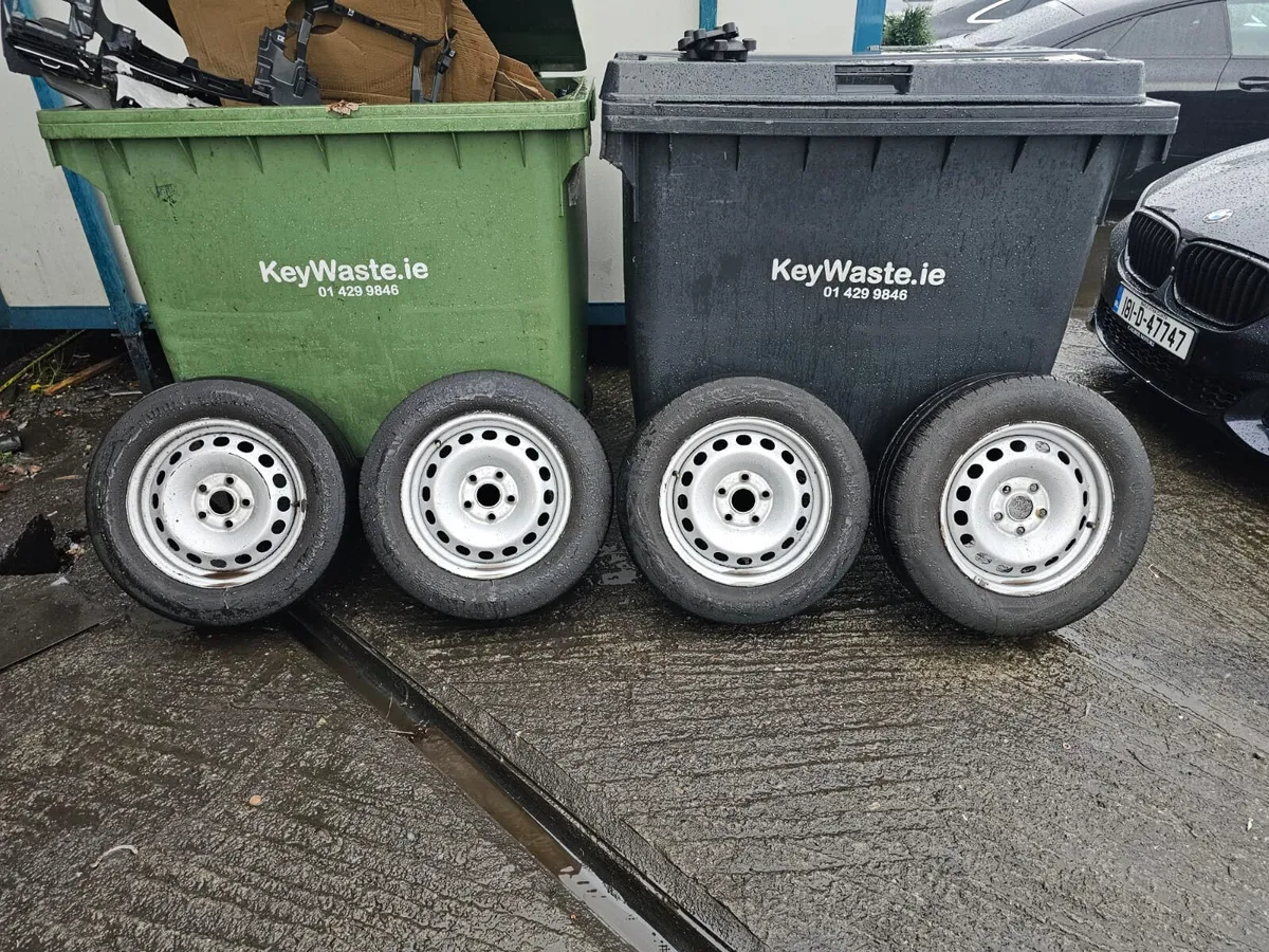 4 Genuine VW Caddy Steelies 15" - Image 1