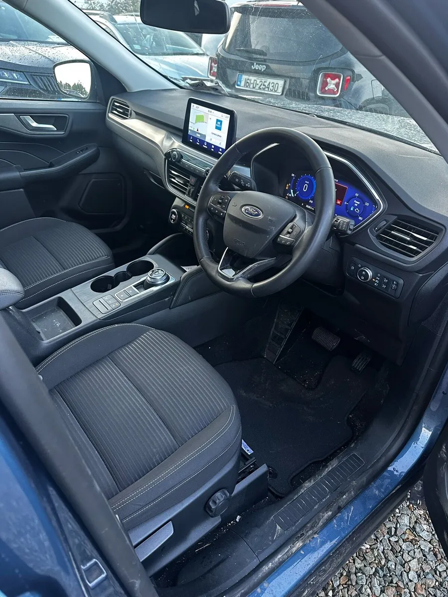 Ford Kuga Titanium 2.5 phev 225 HP 2022 - Image 4