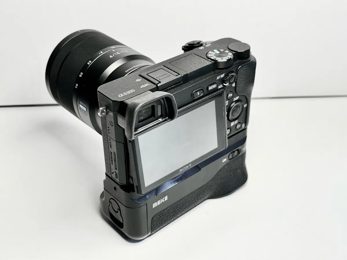 Sony a6300 Camera 4K - Image 2