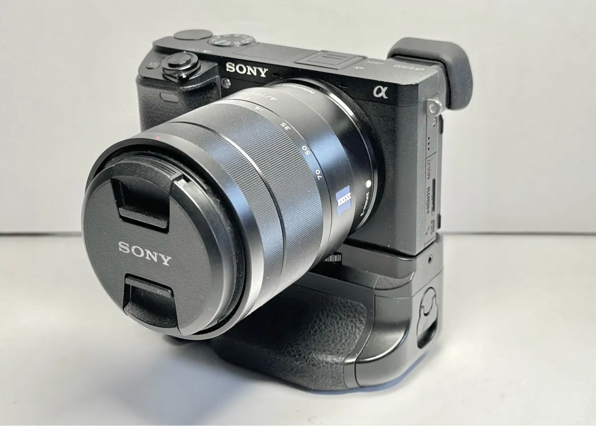 Sony a6300 Camera 4K - Image 3