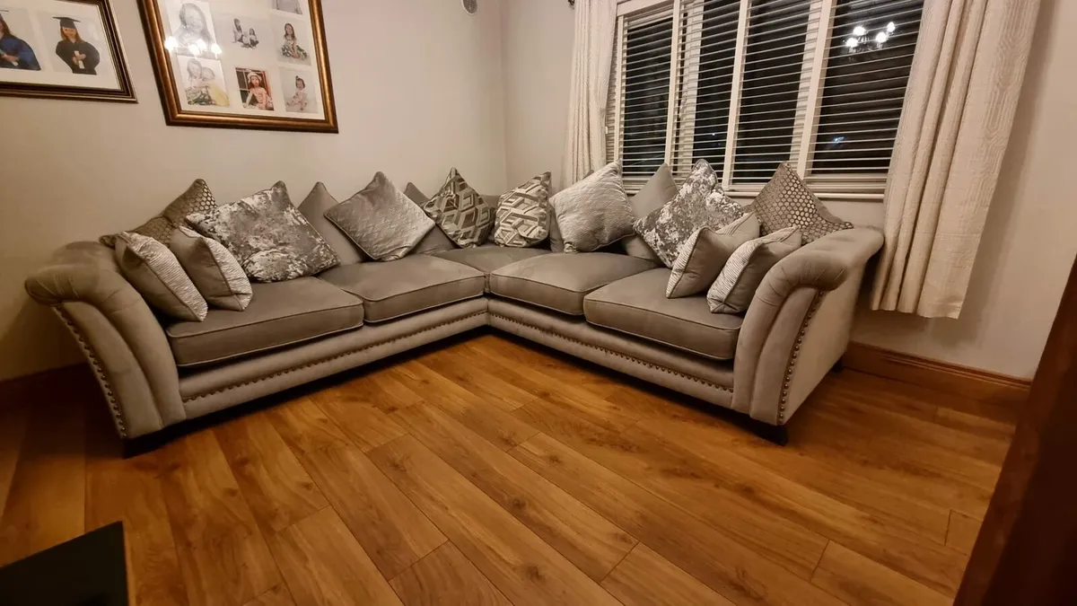 Ashley Manor Fabian corner sofa - Image 2