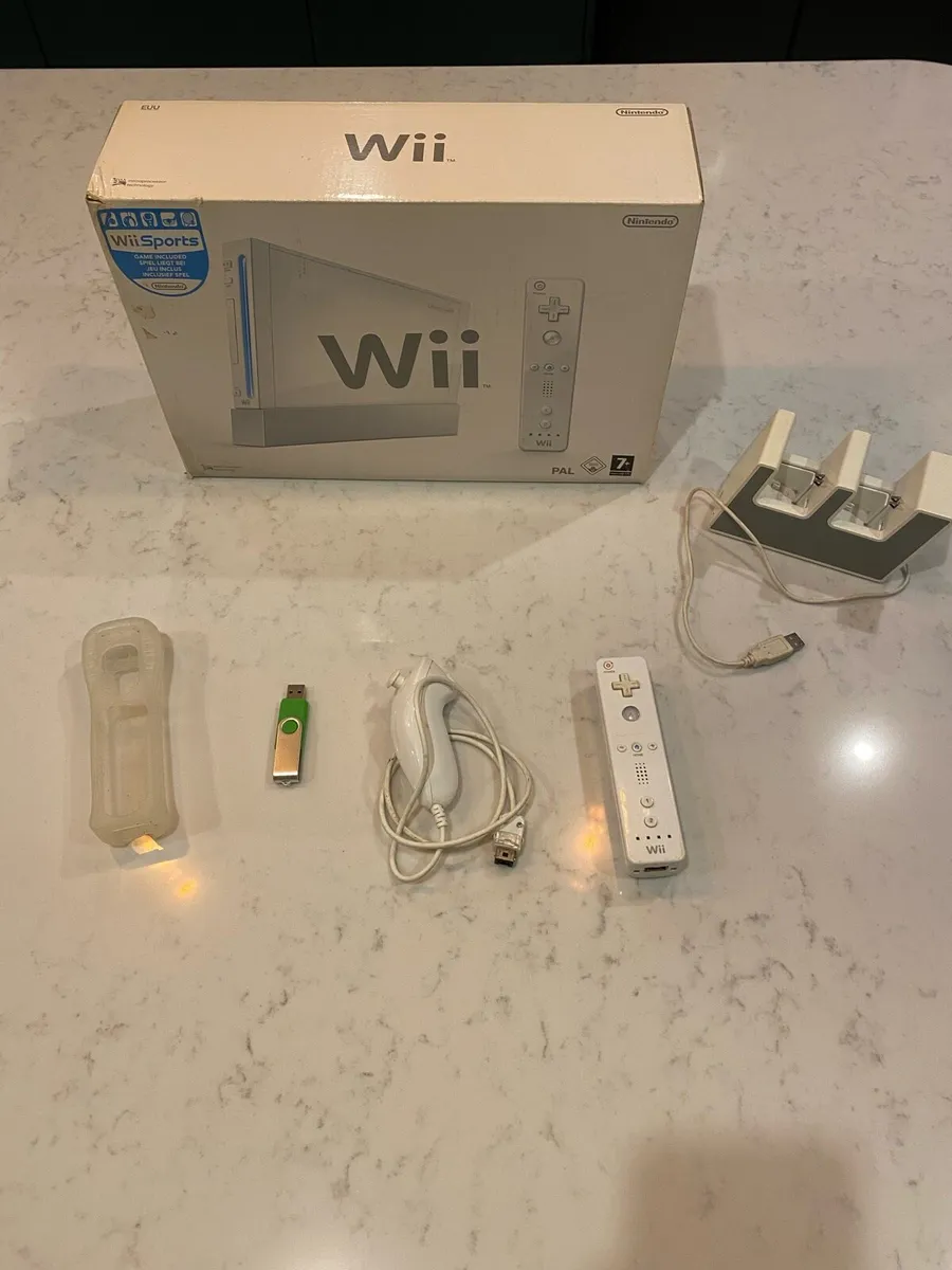 Modded Nintendo Wii with 64GB usb of games - Image 3