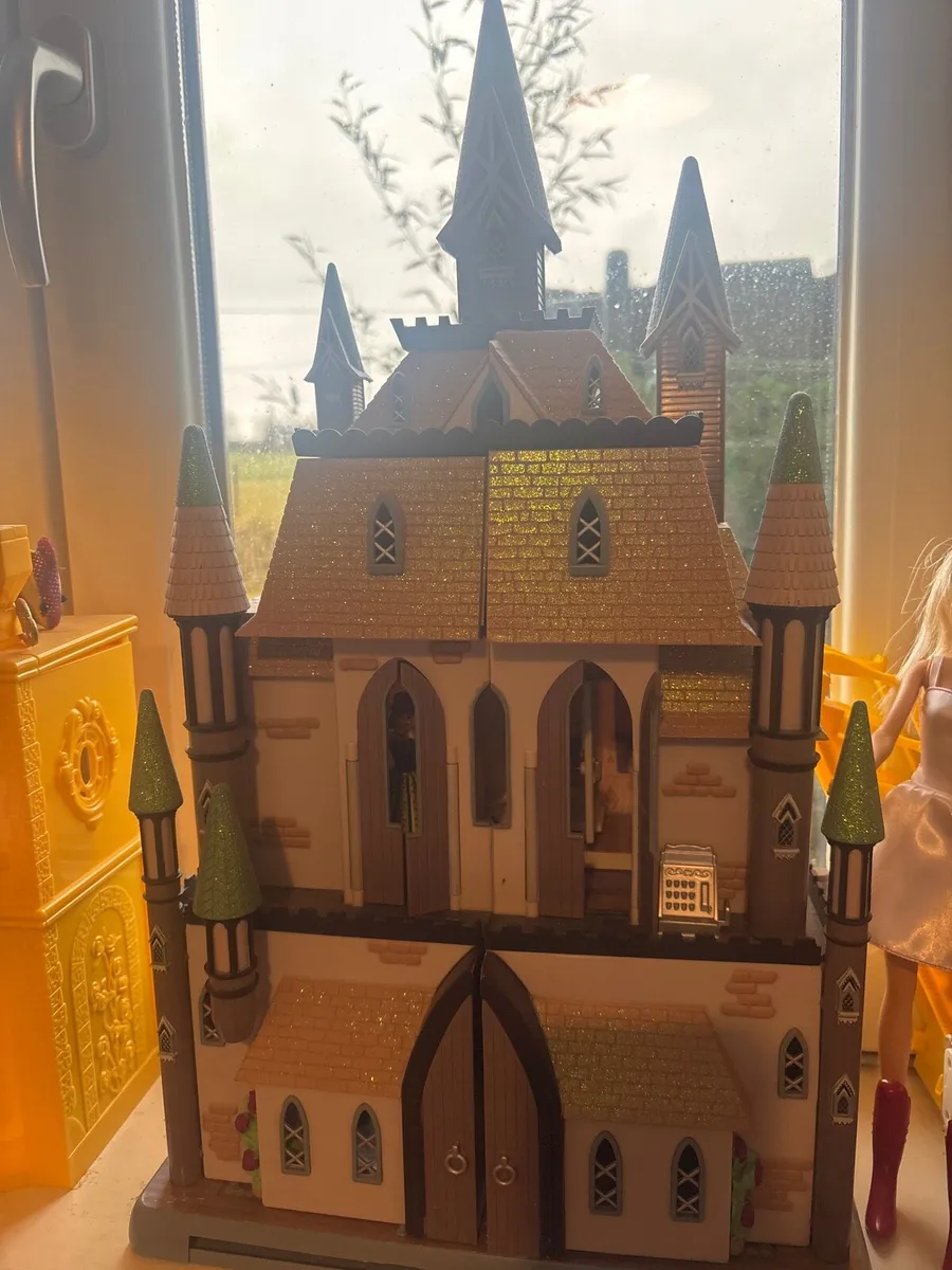 Disney Frozen Castle - Image 1