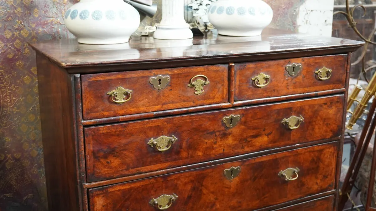 Early Georgian Walnut Chest of Drawers on Stand - Image 3